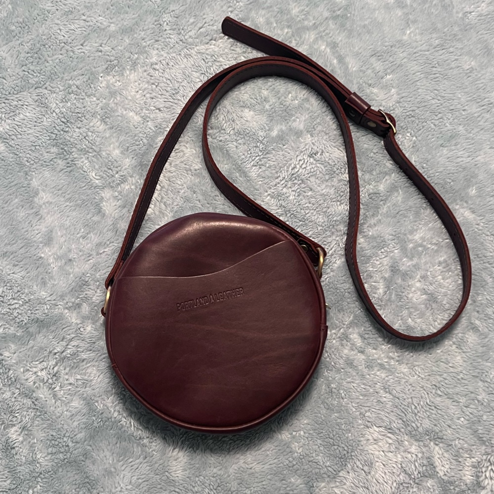 PORTLAND LEATHER CIRCLE CROSSBODY